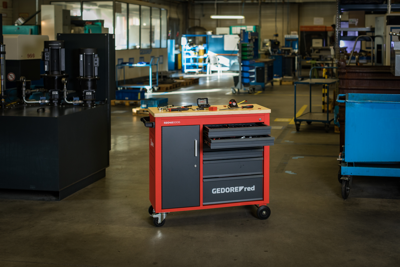 GEDORE red R20400006 - Établi mobile MECHANIC, avec 6 tiroirs 988x431x935 mm