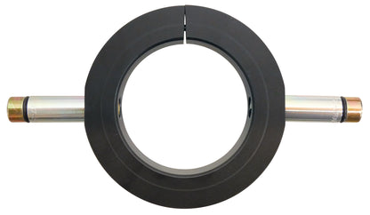 KL-0040-2587 - Anillo de sujeción para cilindro hidráulico: Anillo negro partido con dos varillas metálicas roscadas pasantes