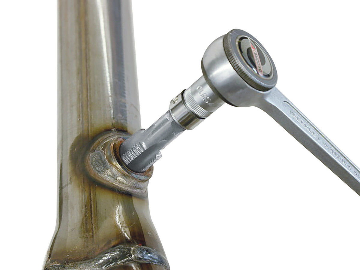 KL-0132-14 K - Kit de reparación de roscas para sensor de escape: Trinquete con extensión enroscado en tuerca de sensor