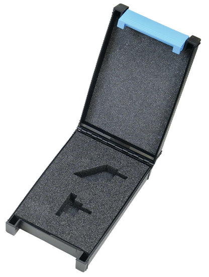 KL-0183-7090 - Contendor de plastico: Estuche de plástico negro abierto con espuma recortada y asa azul