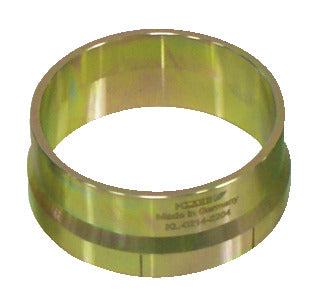 KL-0214-2204 - manguito cónico Ø90: Anillo metálico dorado con marcado grabado e inscripción "Made in Germany"