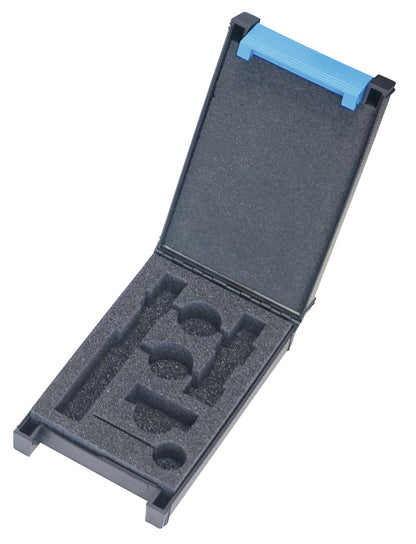KL-0280-1089 - Contendor de plastico: Estuche de plástico abierto con espuma recortada vacía y asa azul