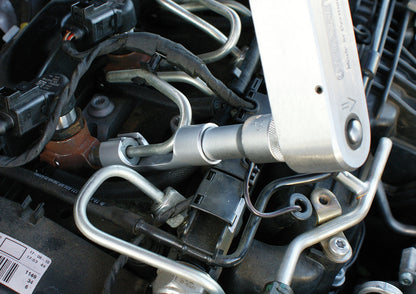 KL-0511-7 - Inserto especial para llave de vaso SW21: Vaso articulado acoplado a tuerca de inyector en motor