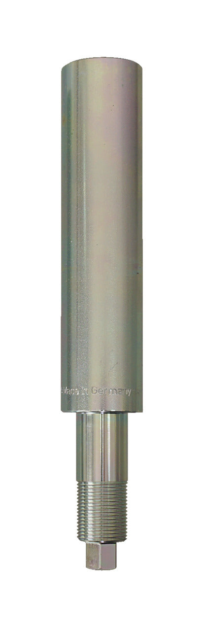 KL-1005-1113 - Adaptador husillo cargador bajo M22x1,5: Vástago metálico cilíndrico con rosca inferior y extremo cuadrado