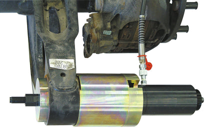 KL-1011-111 - Herramienta Silentbloc, Ø 139mm: Cilindro hidráulico montado en soporte de eje