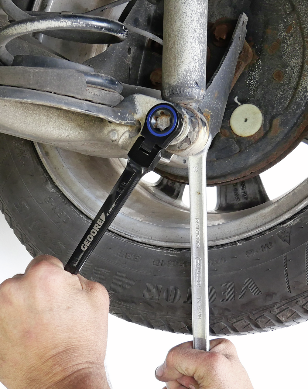 GEDORE Automotive KL-4443-30 - Juego de 4 llaves TORX® de carraca con doble articulación