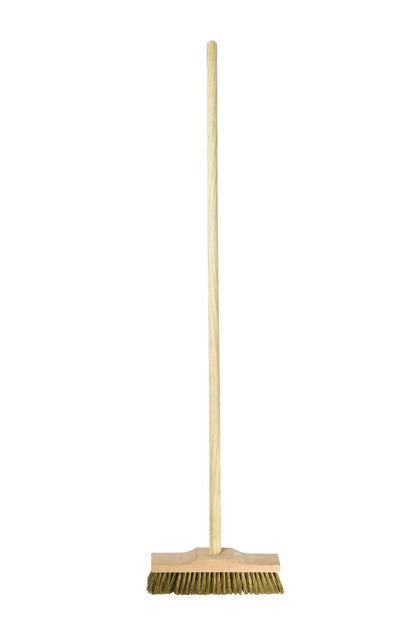 Escoba alambre 300x70x100mm: Escoba de cerdas rígidas con base y mango de madera largo