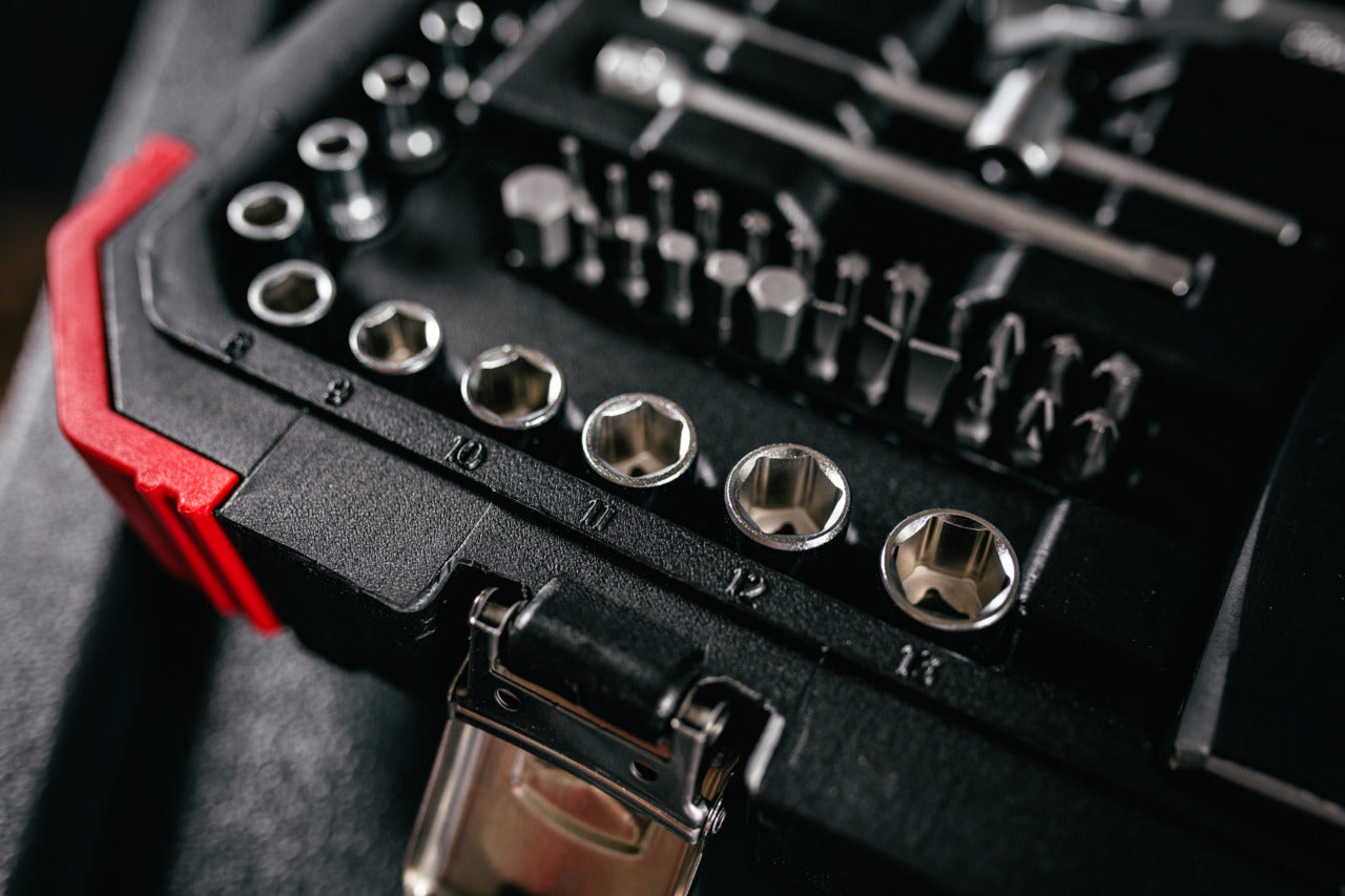 GEDORE red R46003100 - Coffre à outils avec assortiment de 100 outils
