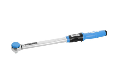 Llave dinamométrica GEDORE Torcofix K 1/2" empuñadura ergonómica en uso
