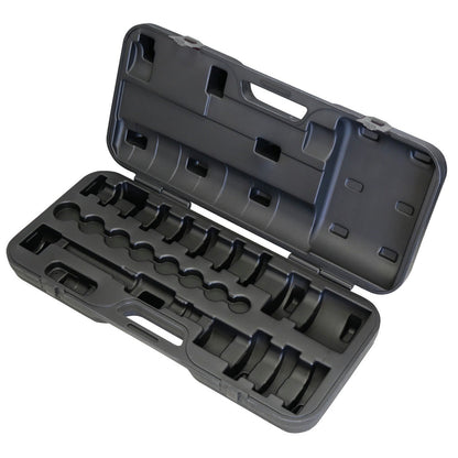 KL-0039-0119 - Contendor de plastico: Maletín de plástico negro abierto con compartimentos moldeados vacíos