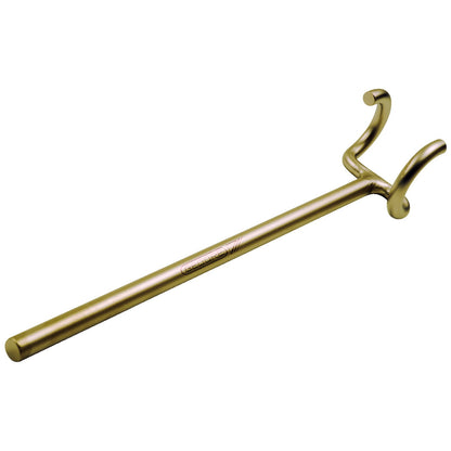 Llave rueda maniobra B Ø62x102mm: Barra larga con dos ganchos curvos en un extremo, acabado dorado